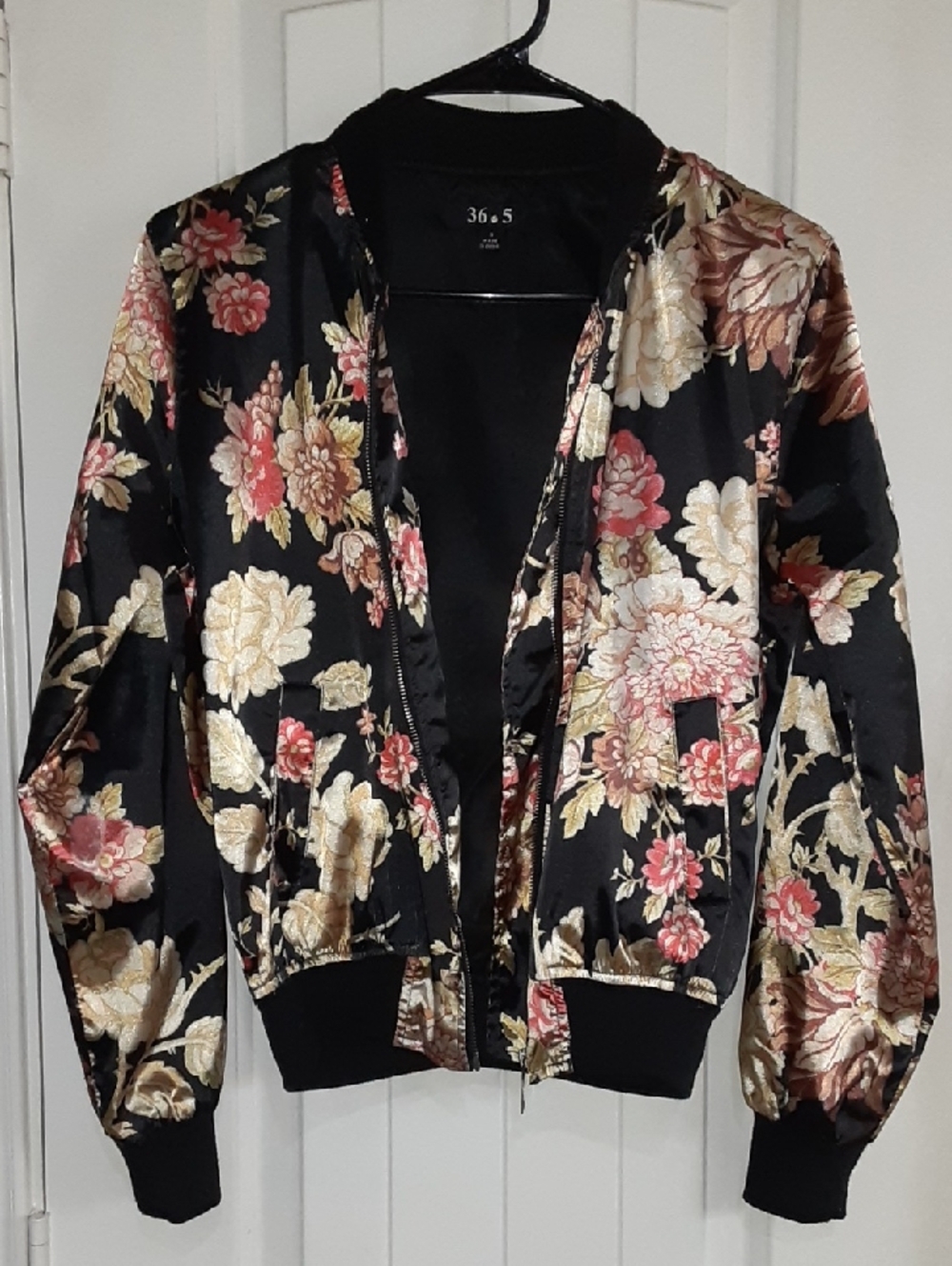 36.5 Elegant satin Floral Bomber Jacket Black Red Cream Small - Picture 2 of 12